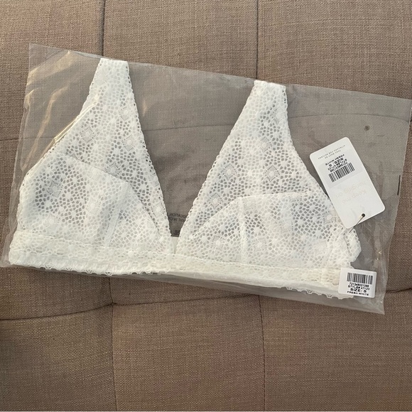 NWT Lively The Crochet Lace Plunge Bralette: Fresh White Size Small - Picture 9 of 9